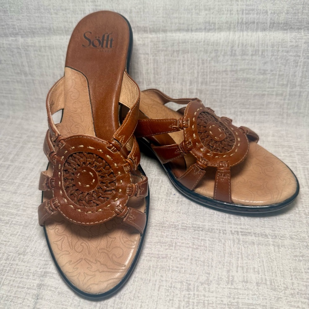 Söfft Brown Leather Medallion Wedge Sandals, Size 7 Narrow